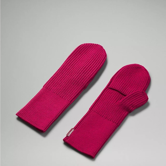 BNWT LULULEMON MITTENS - Picture 2 of 5